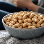 Manger des cacahuètes le soir : Bonne idée ou bombe calorique ?